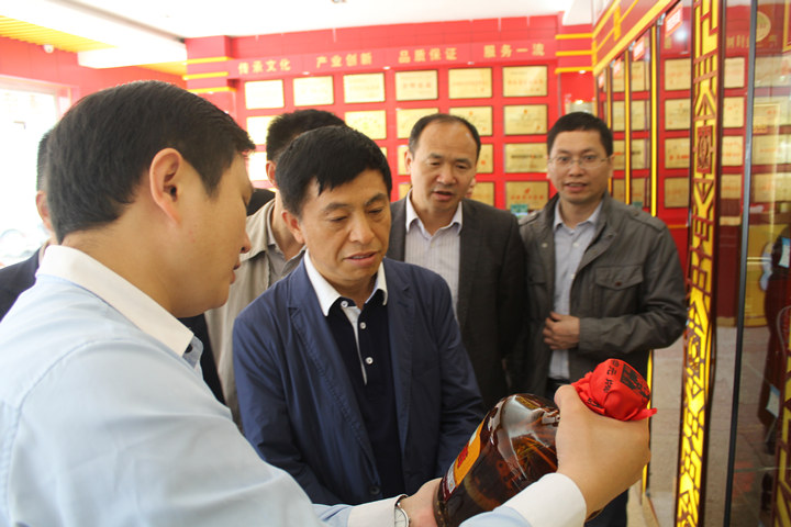 忠,省委统战部政研室主任科员郭吉庆等一行在永州市相关领导的陪同下